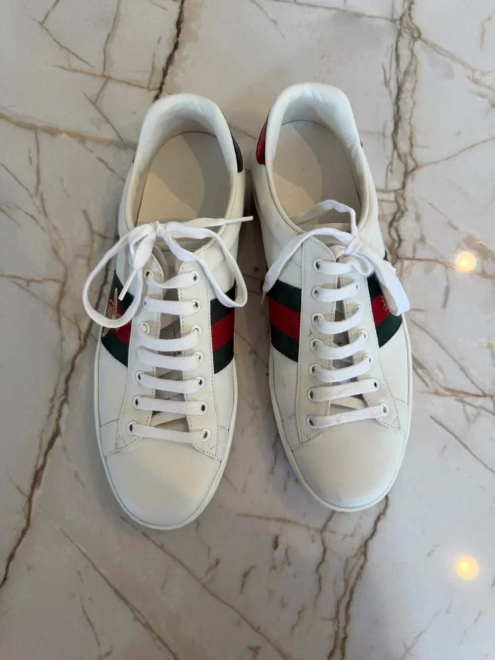 Gucci Ace Men's Sneakers with ribbon stripe and iconic bee motif